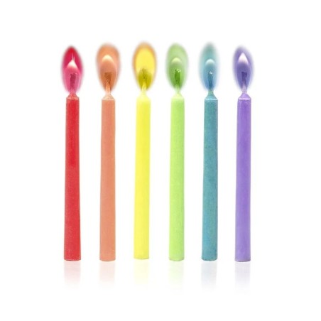 12 bougies de fête avec flammes colorées